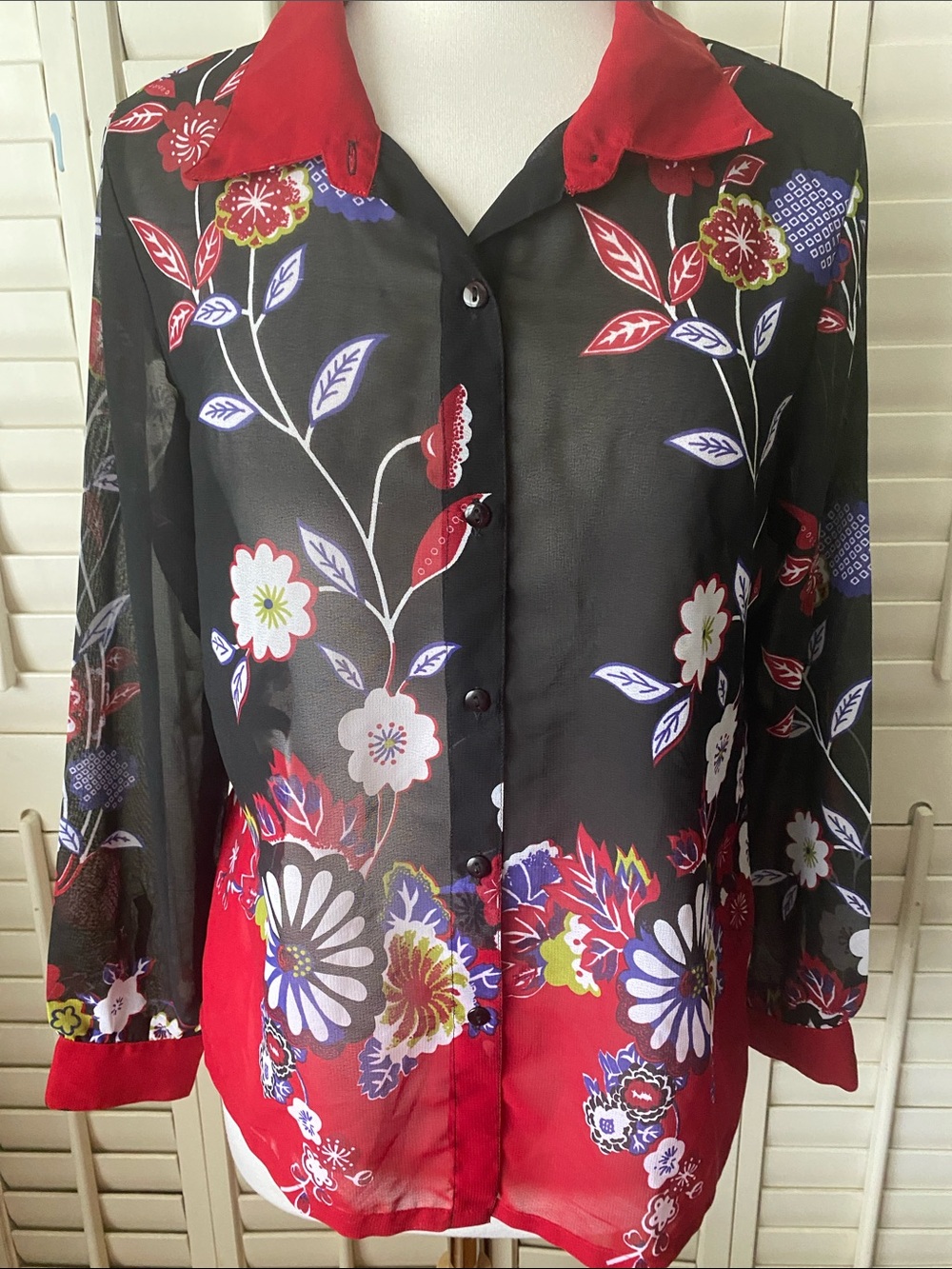 Sheer Floral Button-Front Blouse with Red Trim - Picture 3 of 6